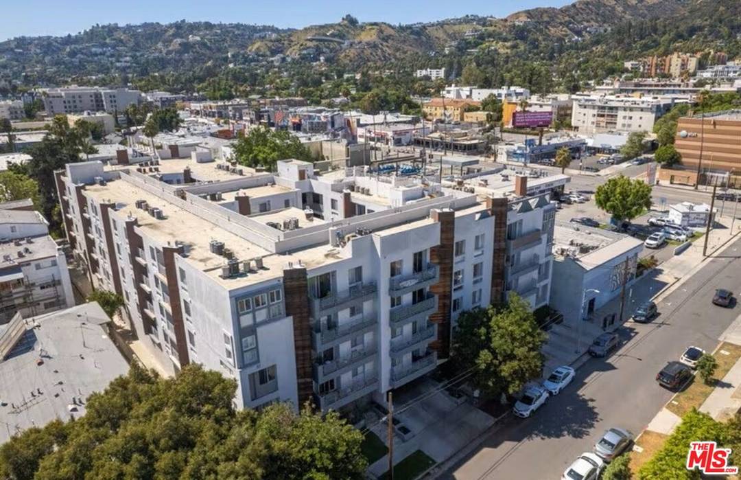 1443 N Fuller Ave 130BR Hollywood Hills East La