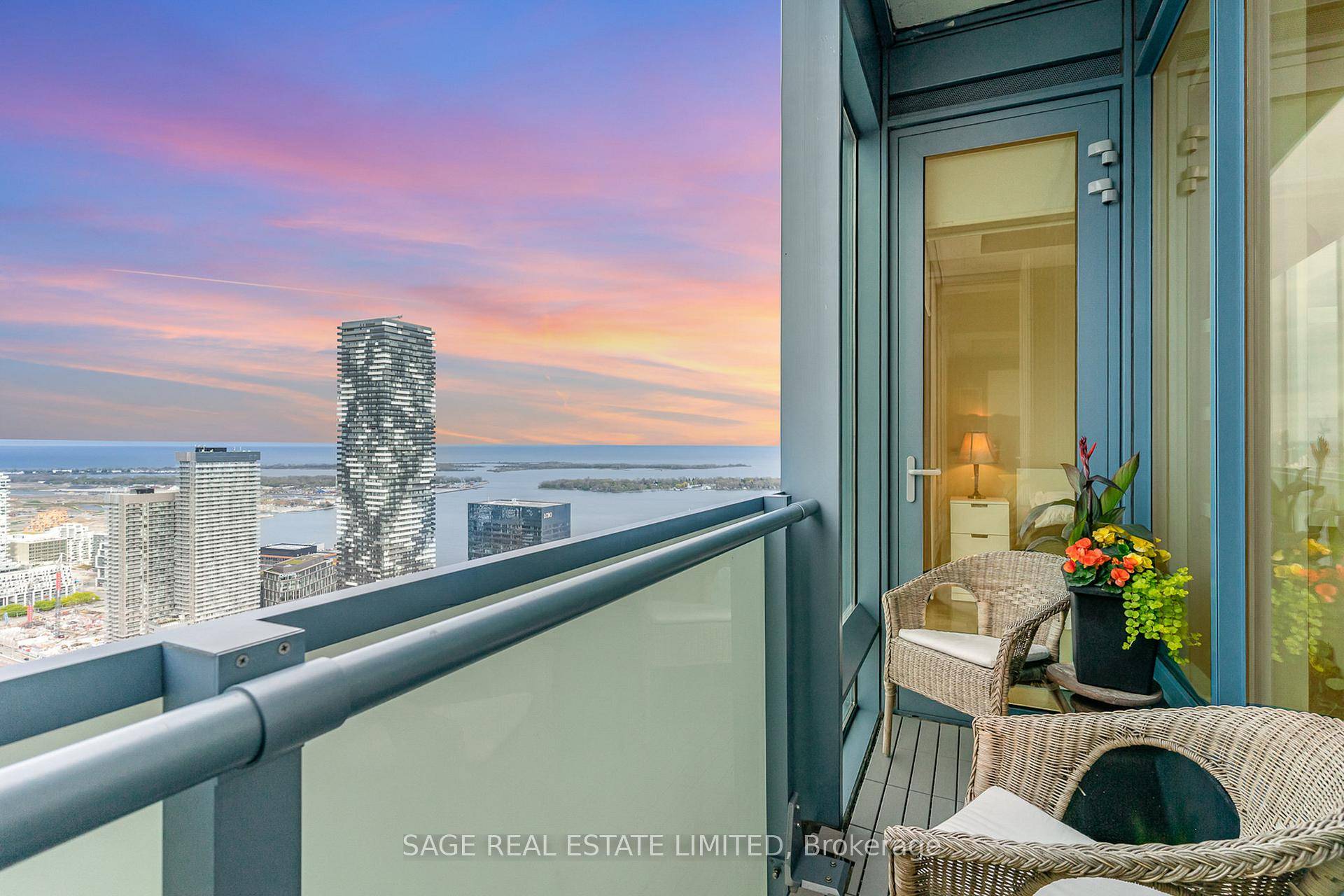 Remarks welcome to the prestigious L Torwer Steps To Union Station Stunning Waterfront TwoBedroom In The Heart Of Dt Toronto.