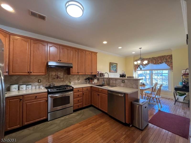 Location Location ! 0. 4 Acre Premium Lot Like A Single Family Home.