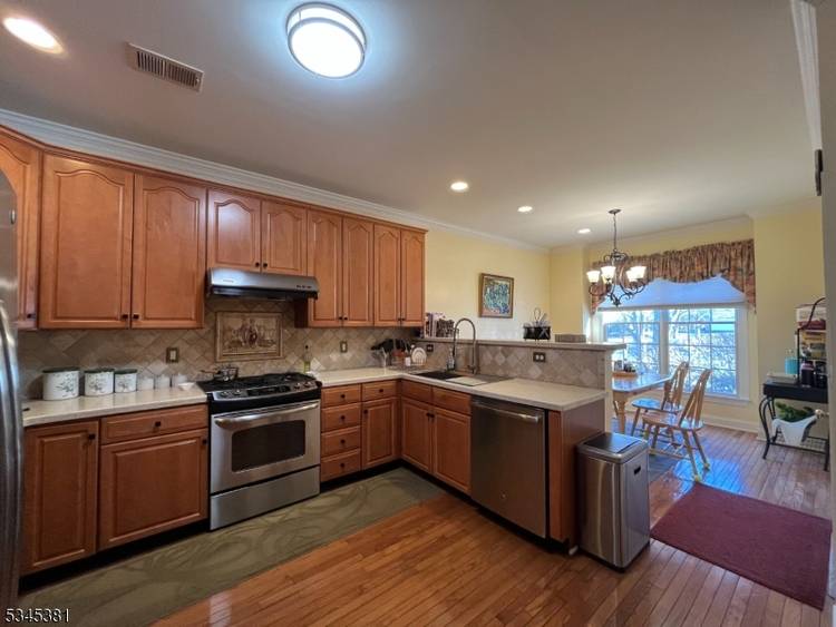 Location Location ! 0. 4 Acre Premium Lot Like A Single Family Home.