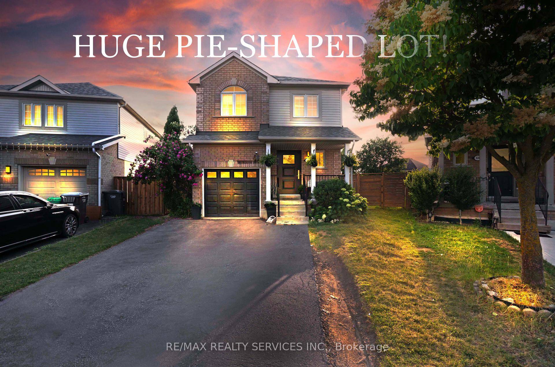 look NO further ! ! don't miss this beautiful gem in the neighbourhood.