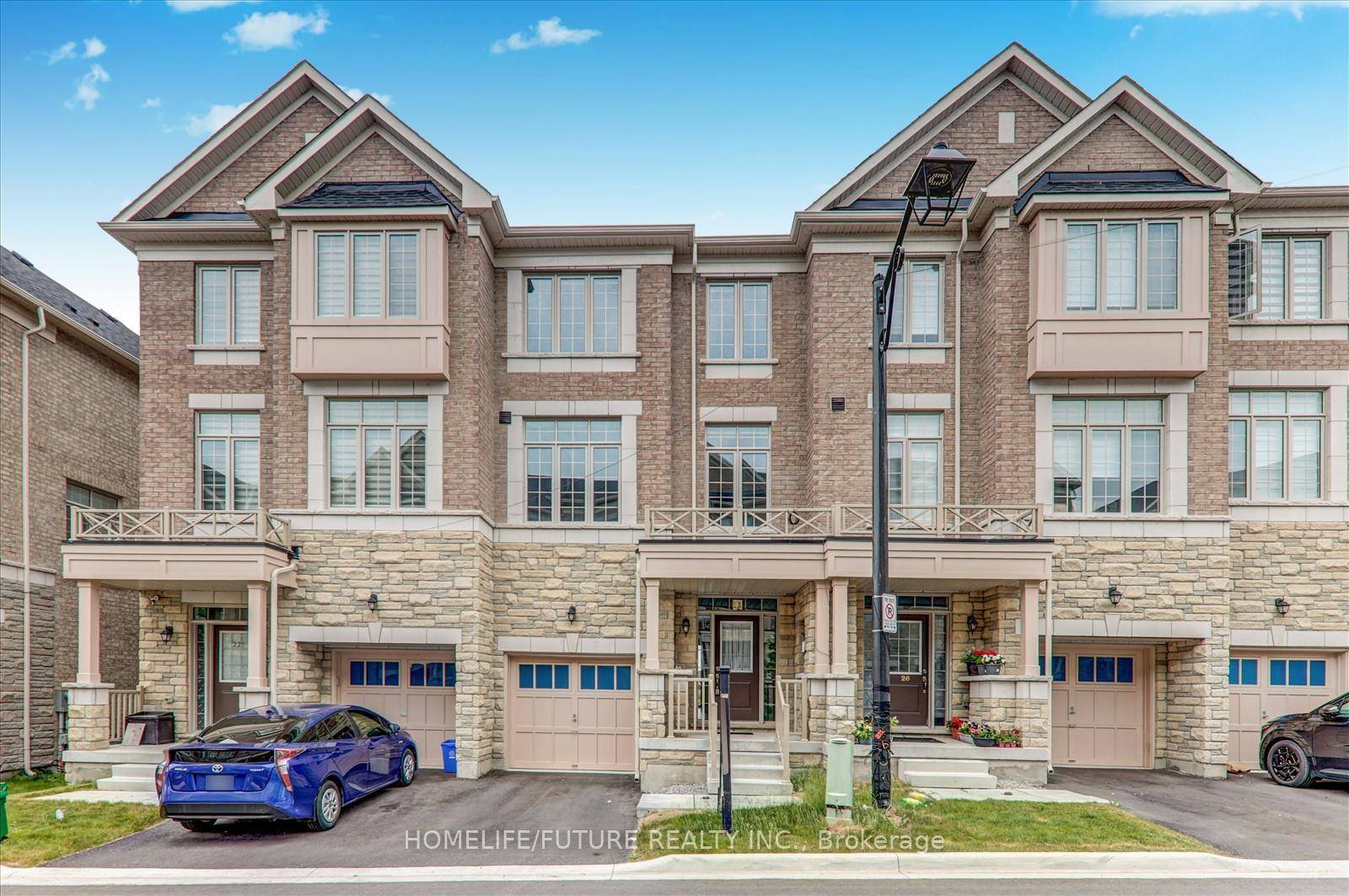 Welcome To This Beautiful, Townhouse By Fair Tree.