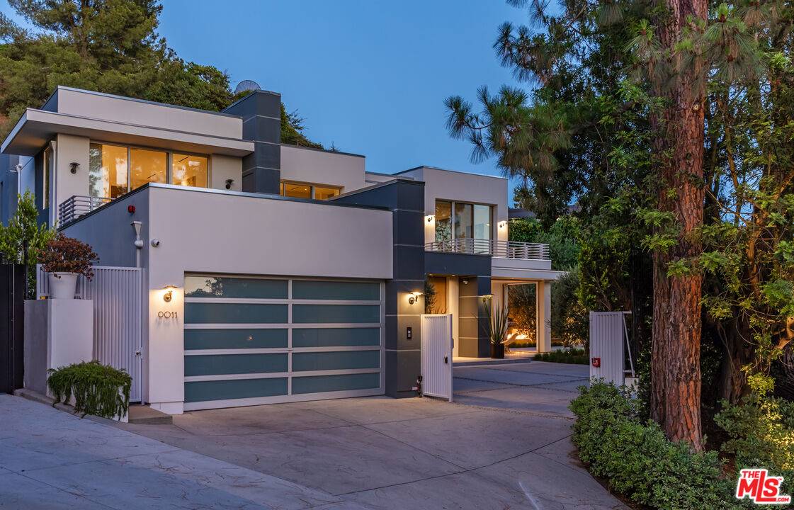 9011 Alto Cedro Dr 6BR Beverly Hills Post Office | B.H.P.O. La
