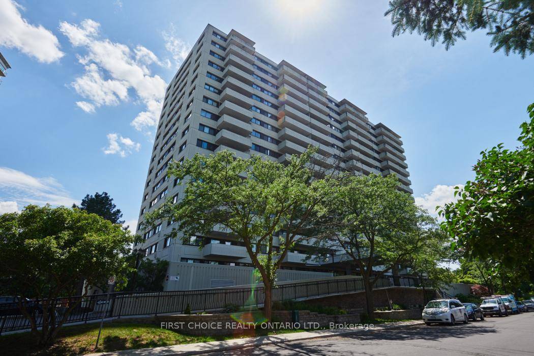 New Listing ! Sweeping tree top and Rideau River views from this 12th floor 2 bedroom 1 bathroom apartment style condominimum.