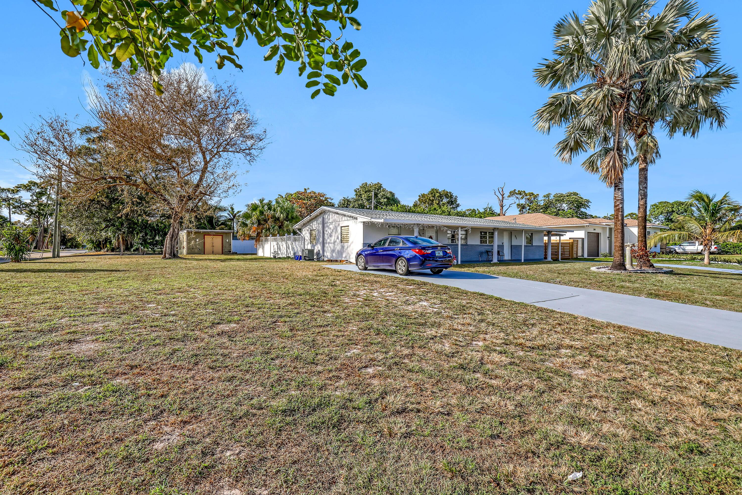Welcome to the perfect income generating property !