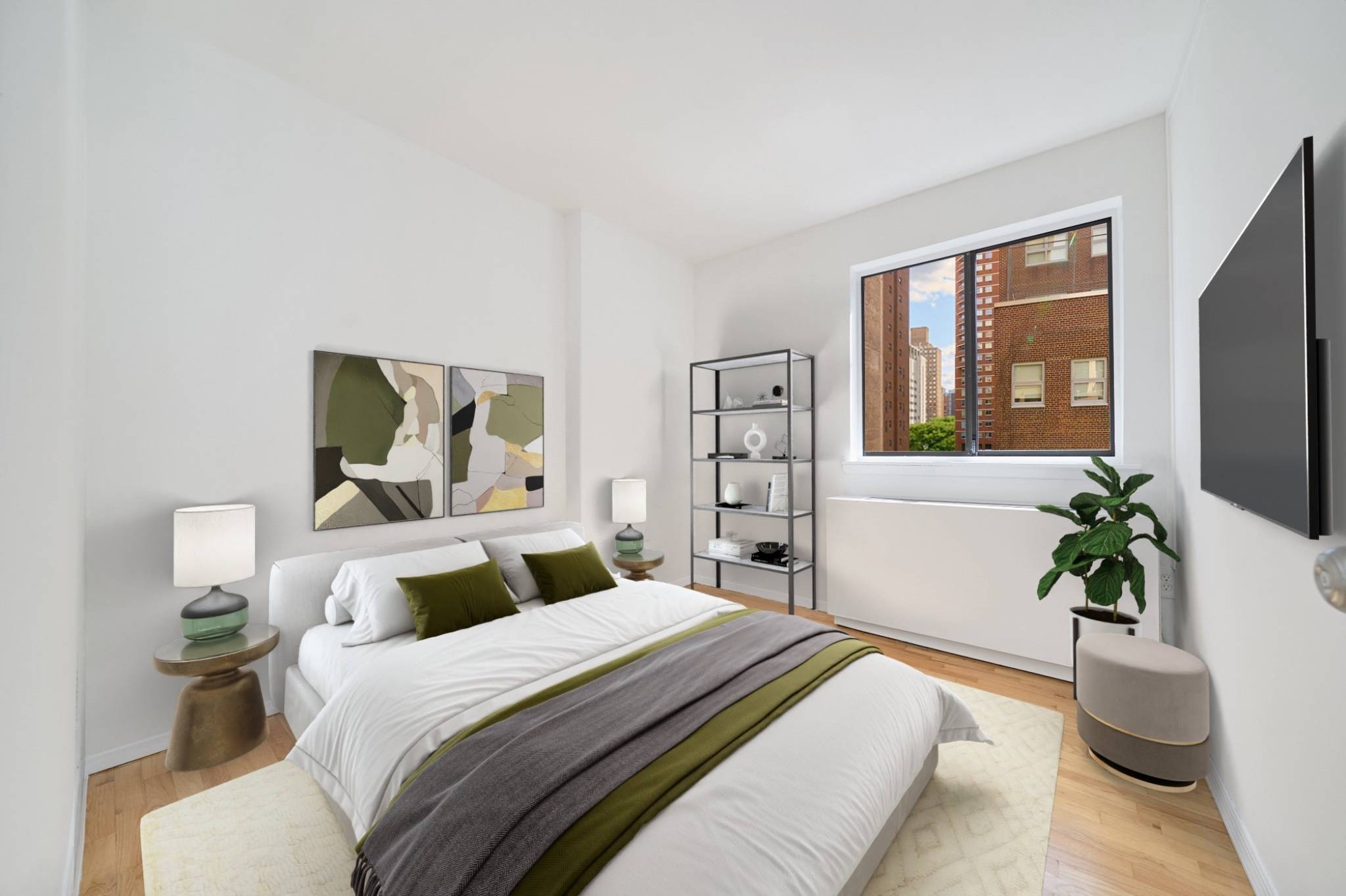 Welcome to your new home IVY30 at 312 East 30th RESIDENCE FEATURES Newly Renovated KitchenModern Light CabinetsDishwasherCentral airHardwood floorsExpansive closet space in both the common areas and bedroomsViews of the ...
