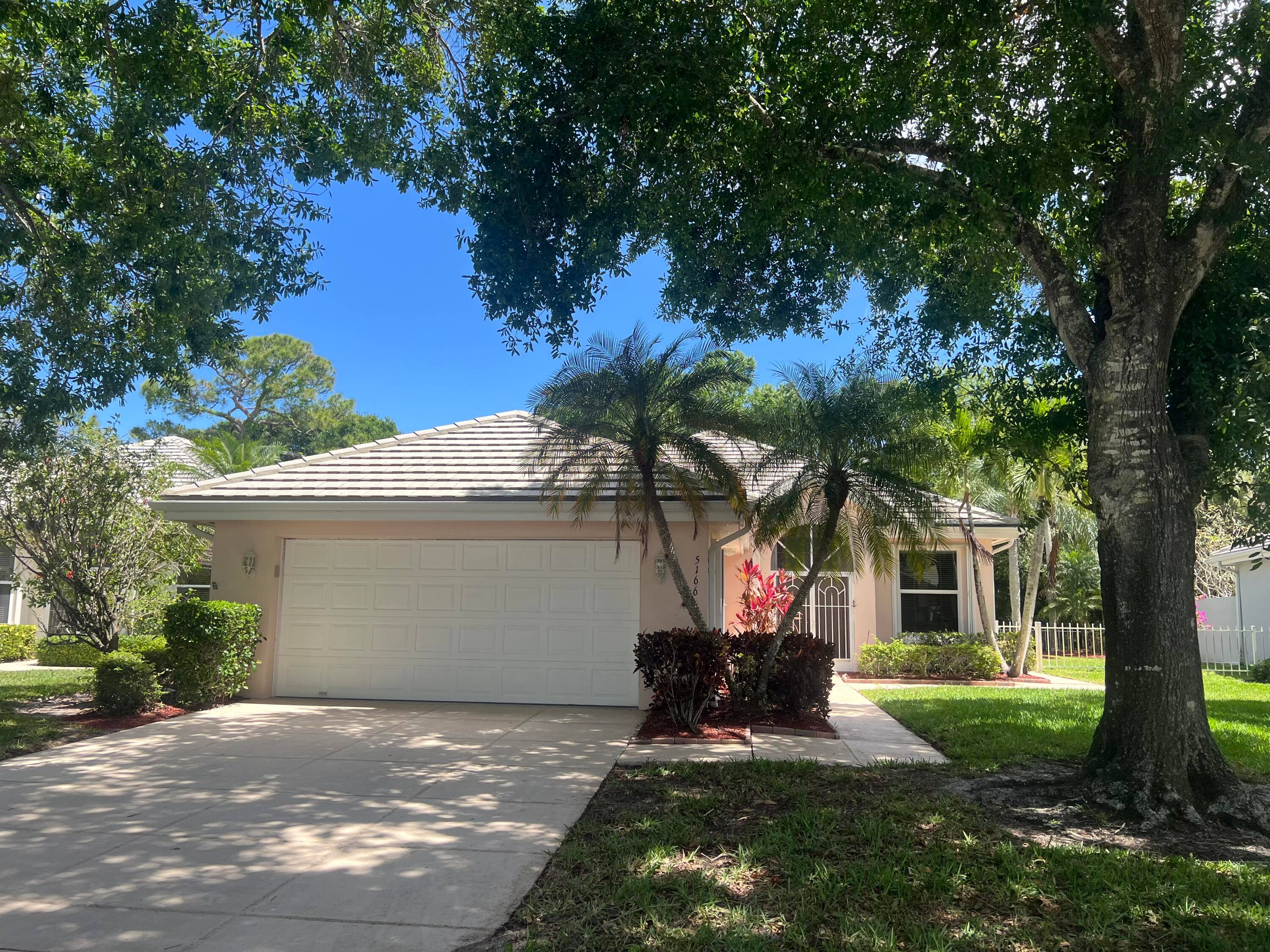 Welcome to this charming 3 bedroom, 2 bath home located in the highly sought after gated preserve community.