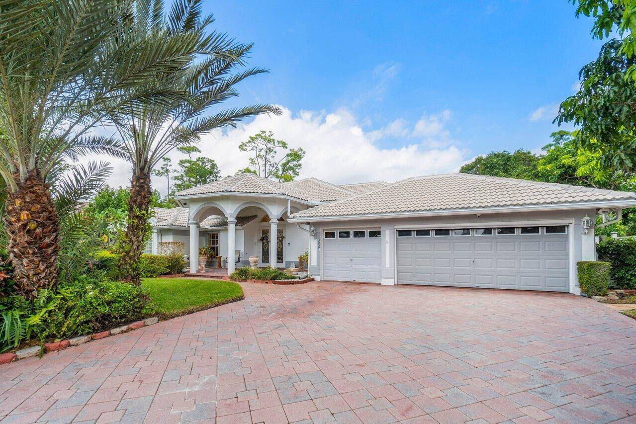 SPECTACULAR ! Meticulously maintained 4 bed 3 bath POOL home ON THE GOLF COURSE w A RATED SCHOOLS LOW HOA in highly desirable Binks Forest.