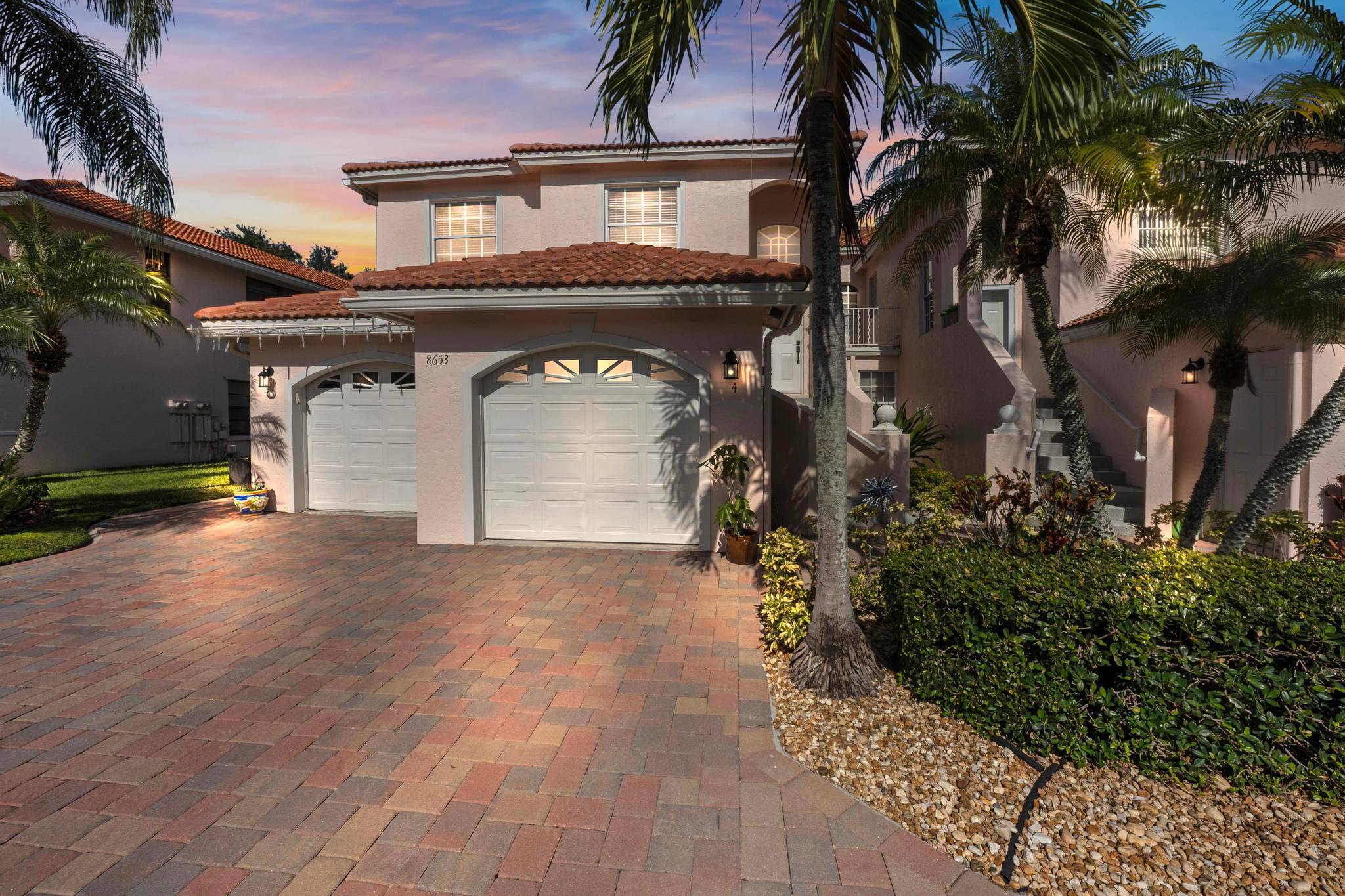 Beautifully maintained gated Villa San Remo at Boca Raton open to all ages.