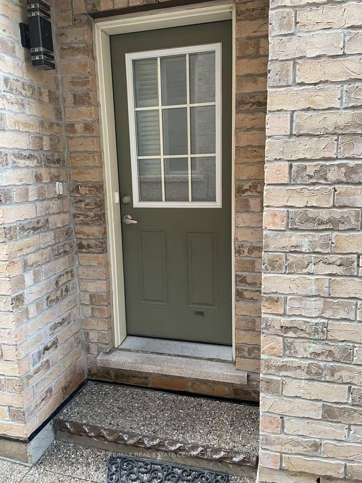 Welcome to Aries St, Brampton, where comfort meets convenience in this beautifully finished 2 bedroom, 1 bathroom basement apartment.