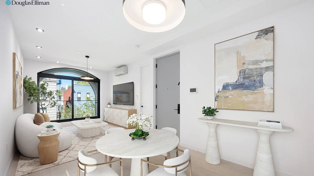 Welcome to 8 Windsor Place, a boutique four residence condominium with striking architecture and a distinct point of view.