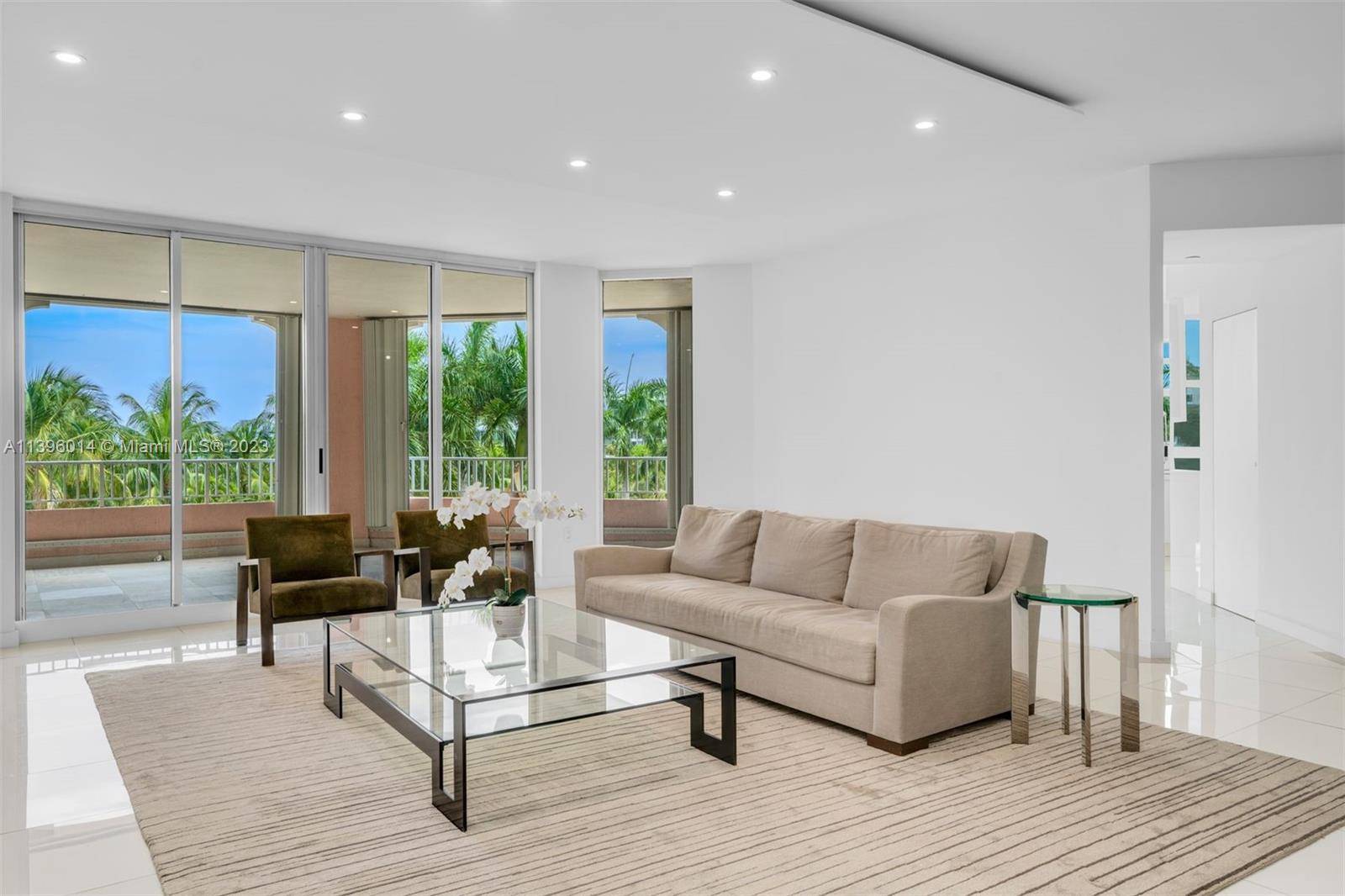 Enjoy the best island lifestyle living at Ocean Club which is a world class gated community in Key Biscayne.
