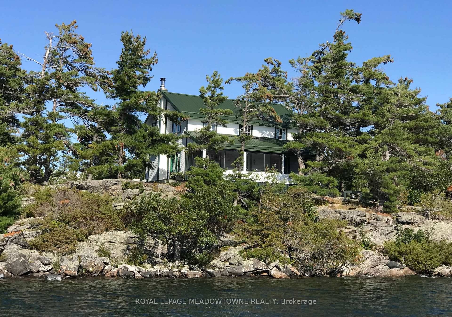 This century old, Georgian Bay classic cottage has been exquisitely restored and refurbished integrating modern conveniences and functionality while preserving the historic charm of its era.