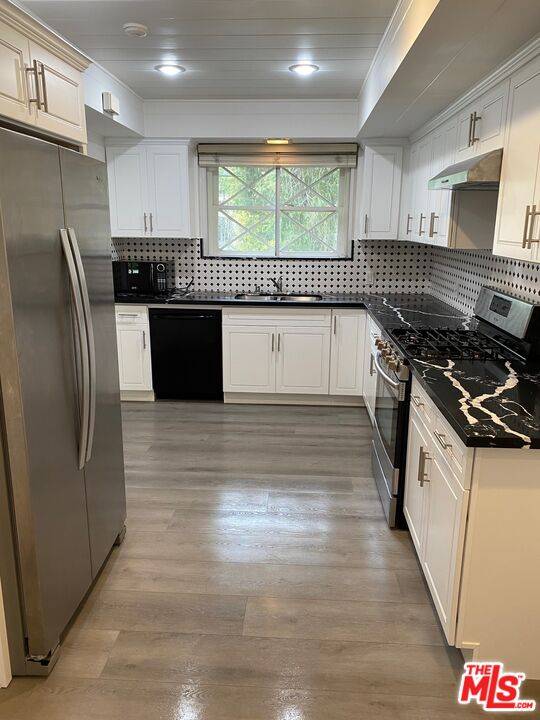 1712 BENEDICT CANYON DR 3BR Beverly Hills Post Office | B.H.P.O. La