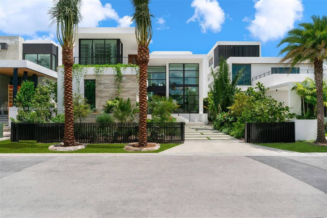 Experience luxury living in this extraordinary waterfront home in the Venetian Islands.