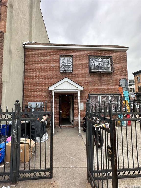 SHORT SALE PENDING LENDER APPROVAL CASH ONLY !