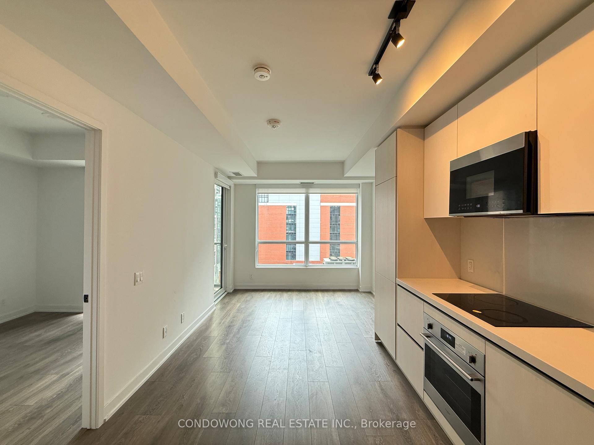 Brand New 1 Bedroom Den Suite at Peter Adelaide !