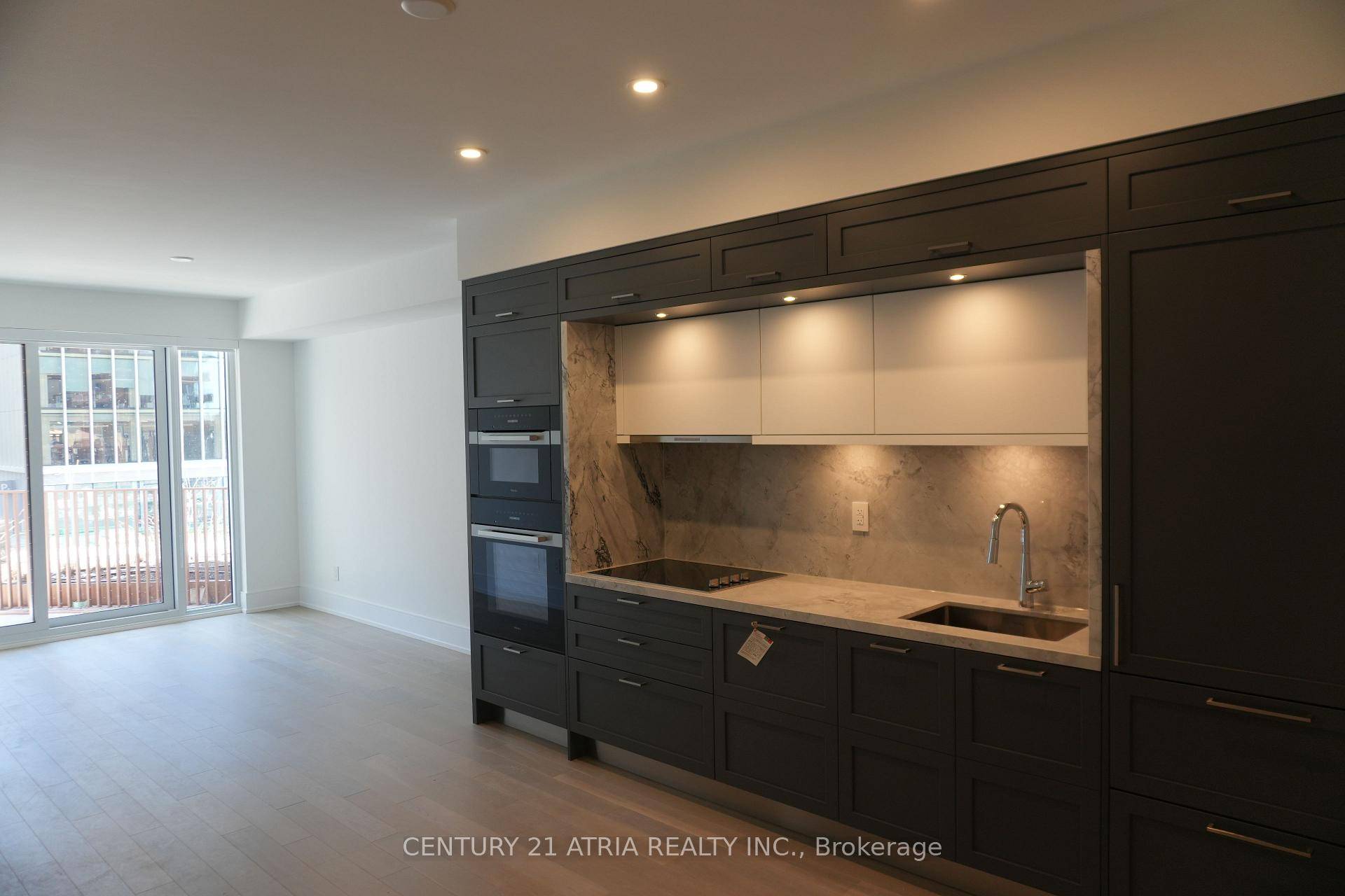 Aqualuna, Bayside Toronto's Final And Most Luxurious Waterfront Address A Hines Master planned Community Right By Water's Edge In Downtown Toronto.