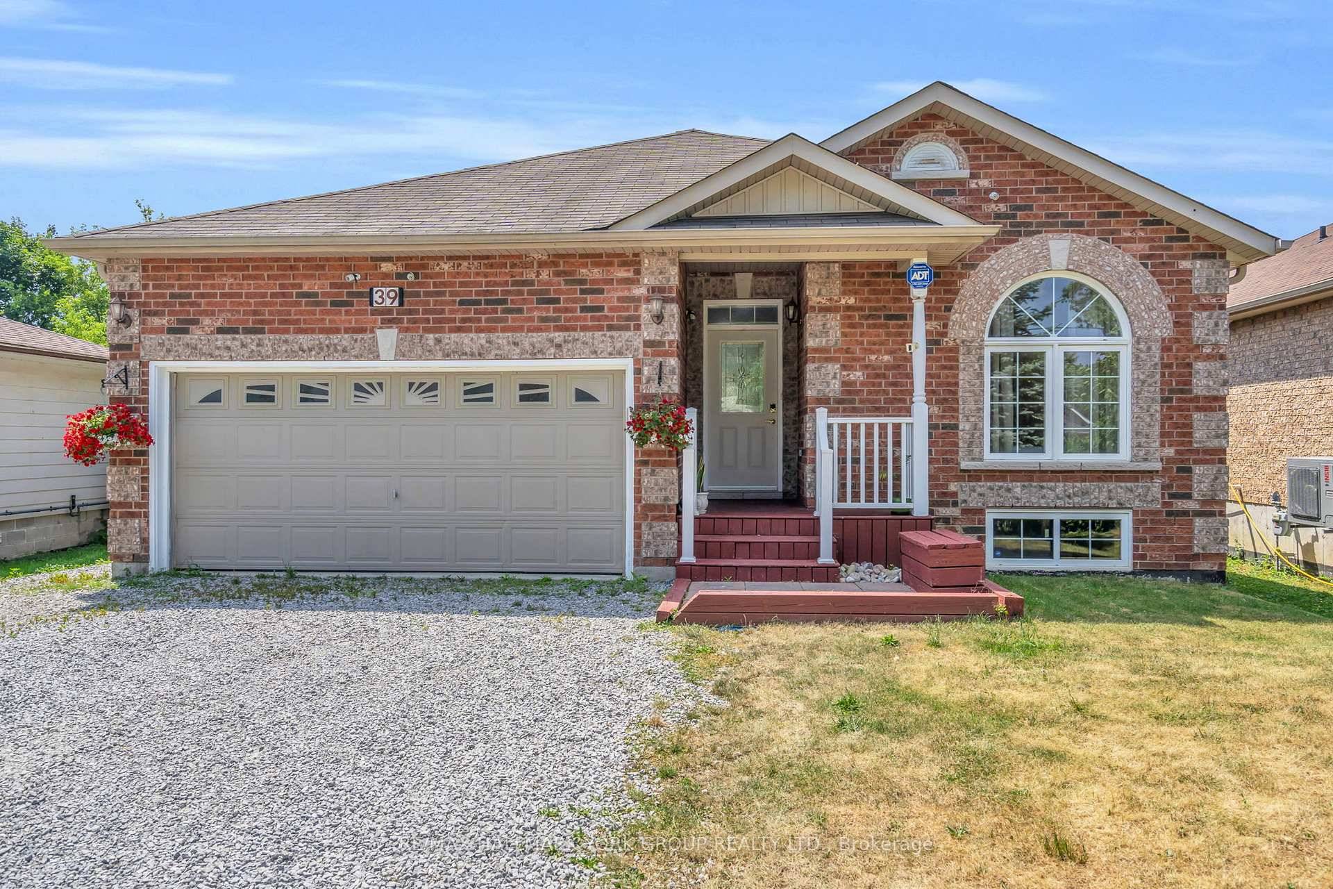 Welcome To Your Next Chapter In Beautiful Willow Beach, One Of The Most Sought After Communities Along The Shores Of Lake Simcoe.