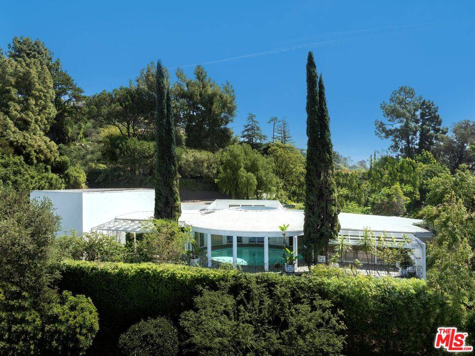 2941   Briar Knoll Dr 4BR Hollywood Hills East La