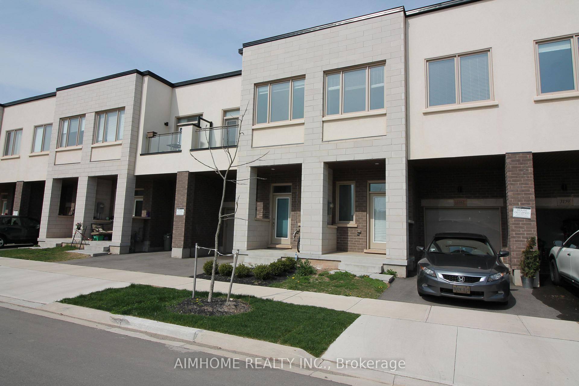 Overlooking Ravine ! 7 Year New, Sunny And Beautifully Upgraded Luxury Town By Great Gulf.