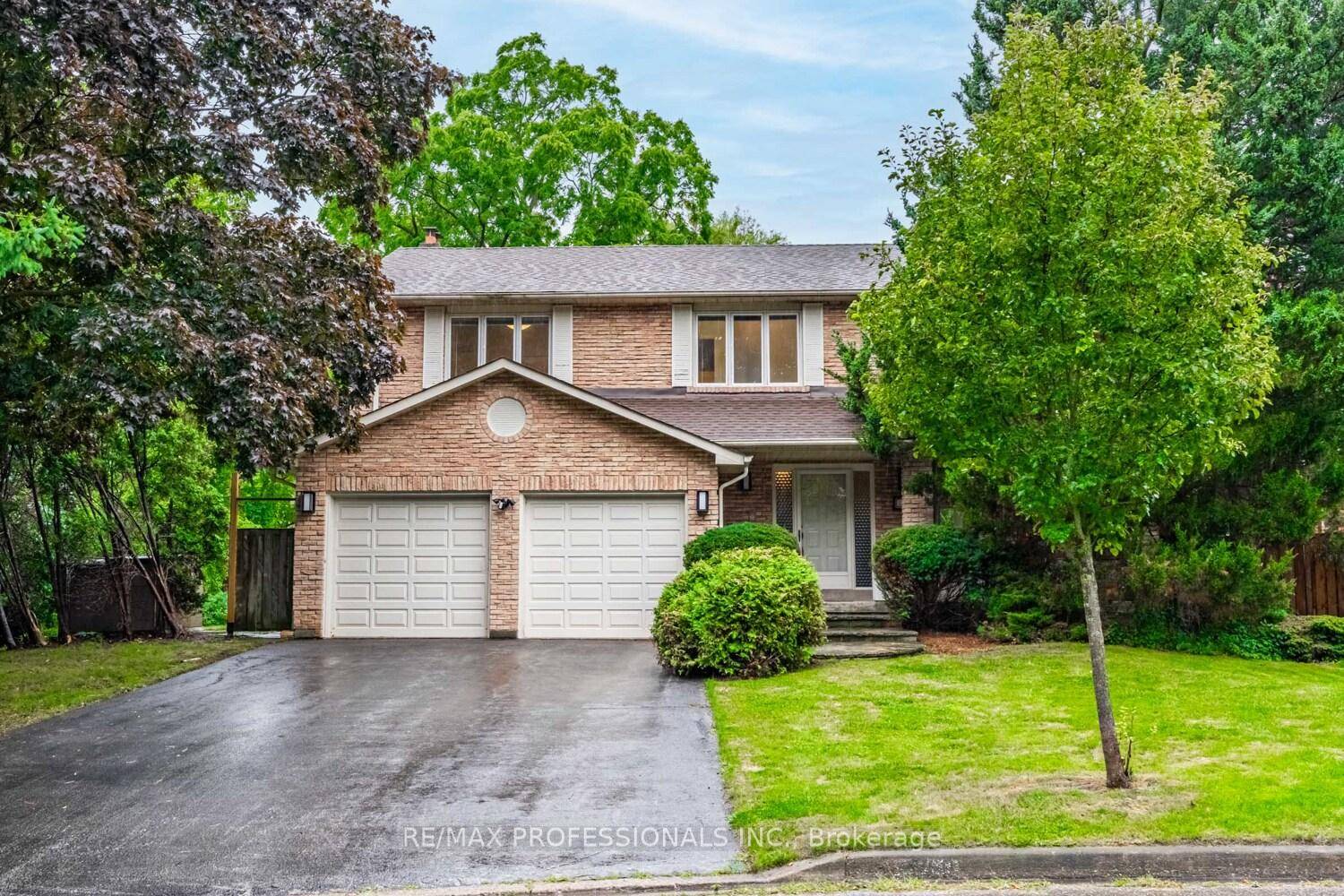 Outstanding Opportunity in Eastlake Oakville !
