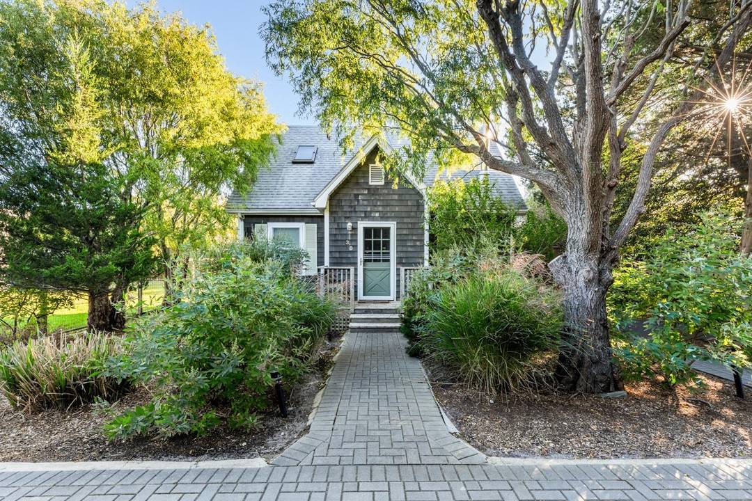 This Home is Available To Rent Weekly For 7, 000, 28, 000 A Month and 60, 000 per season.