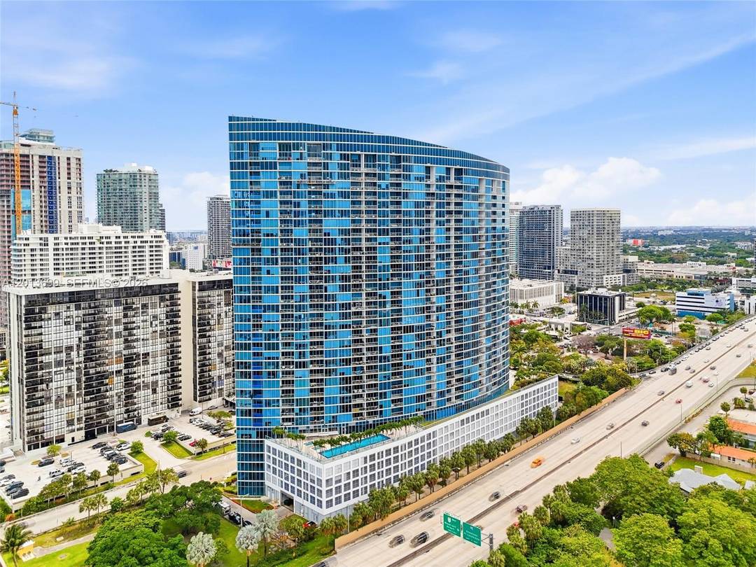 Experience 5 star resort living with breathtaking ocean views at Blue Condo.
