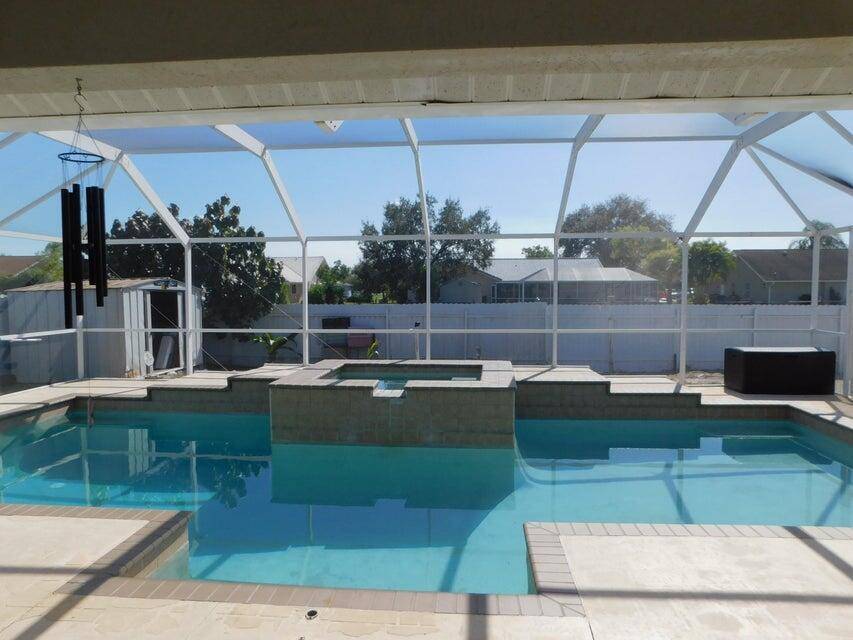 Welcome to your dream home in the perfect location !