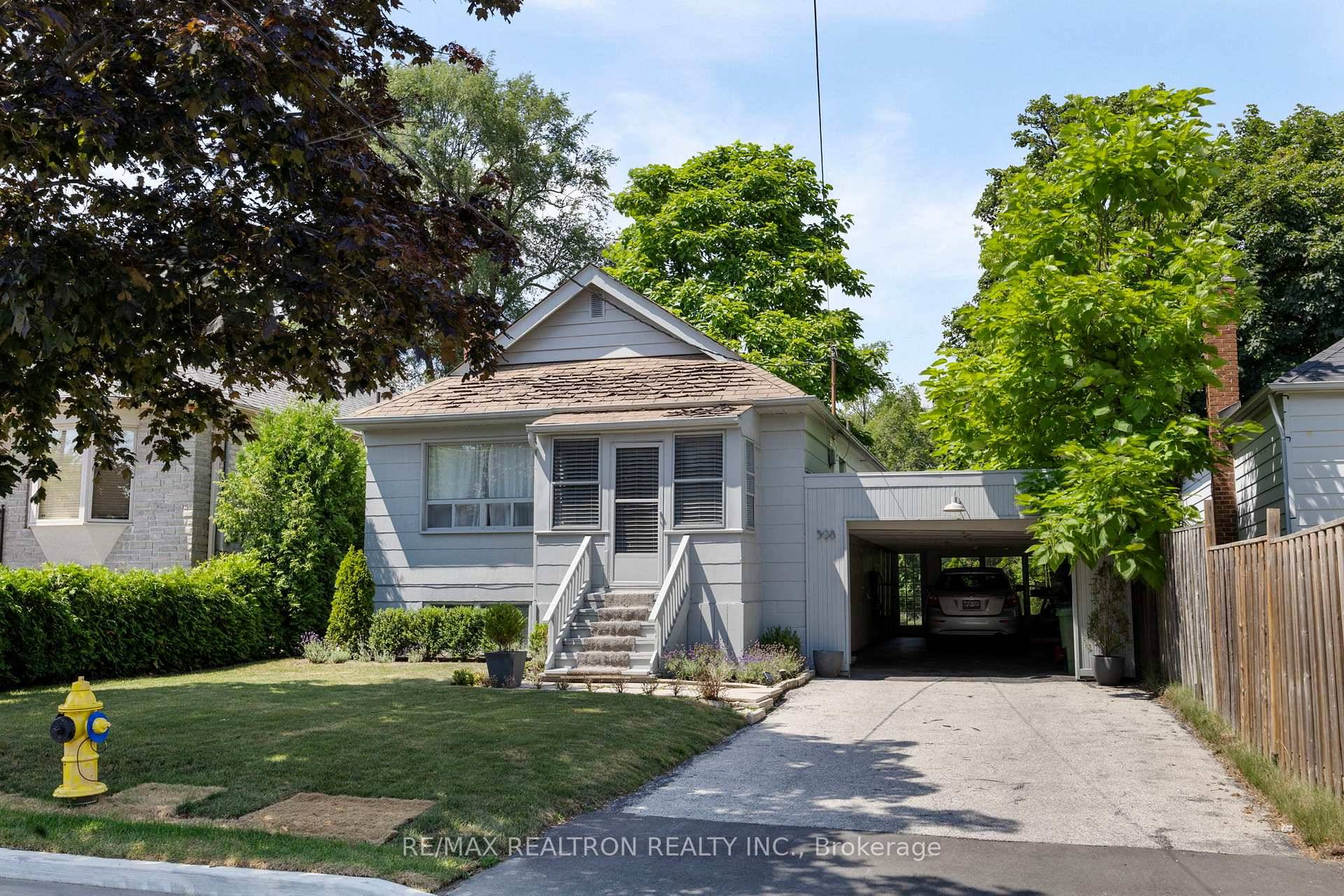 Great Starter Bungalow in Prime Location !