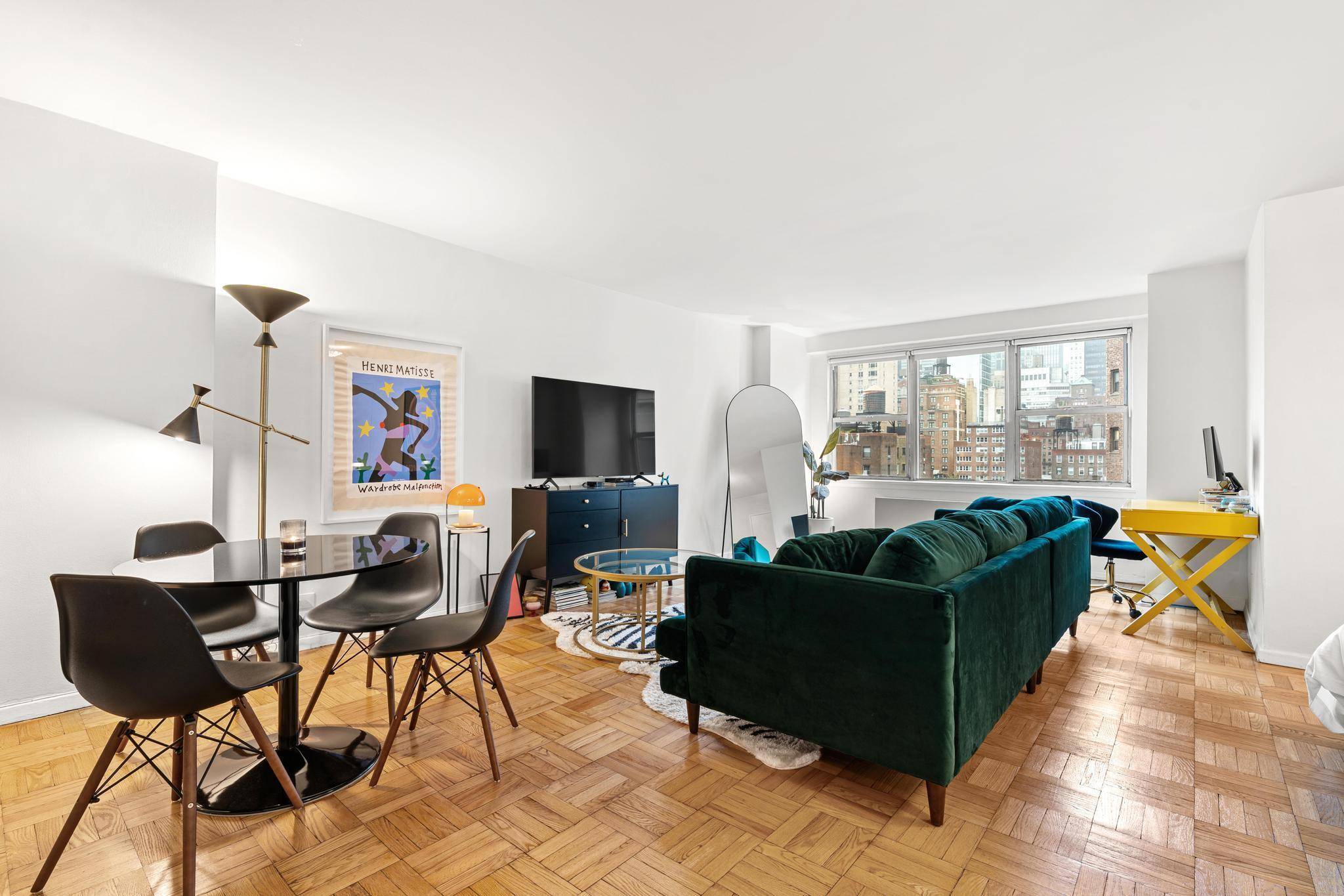 Open house by appt only. Beautifully renovated alcove studio in one of Murray Hill s most sought after full service condominiums The Warren House.