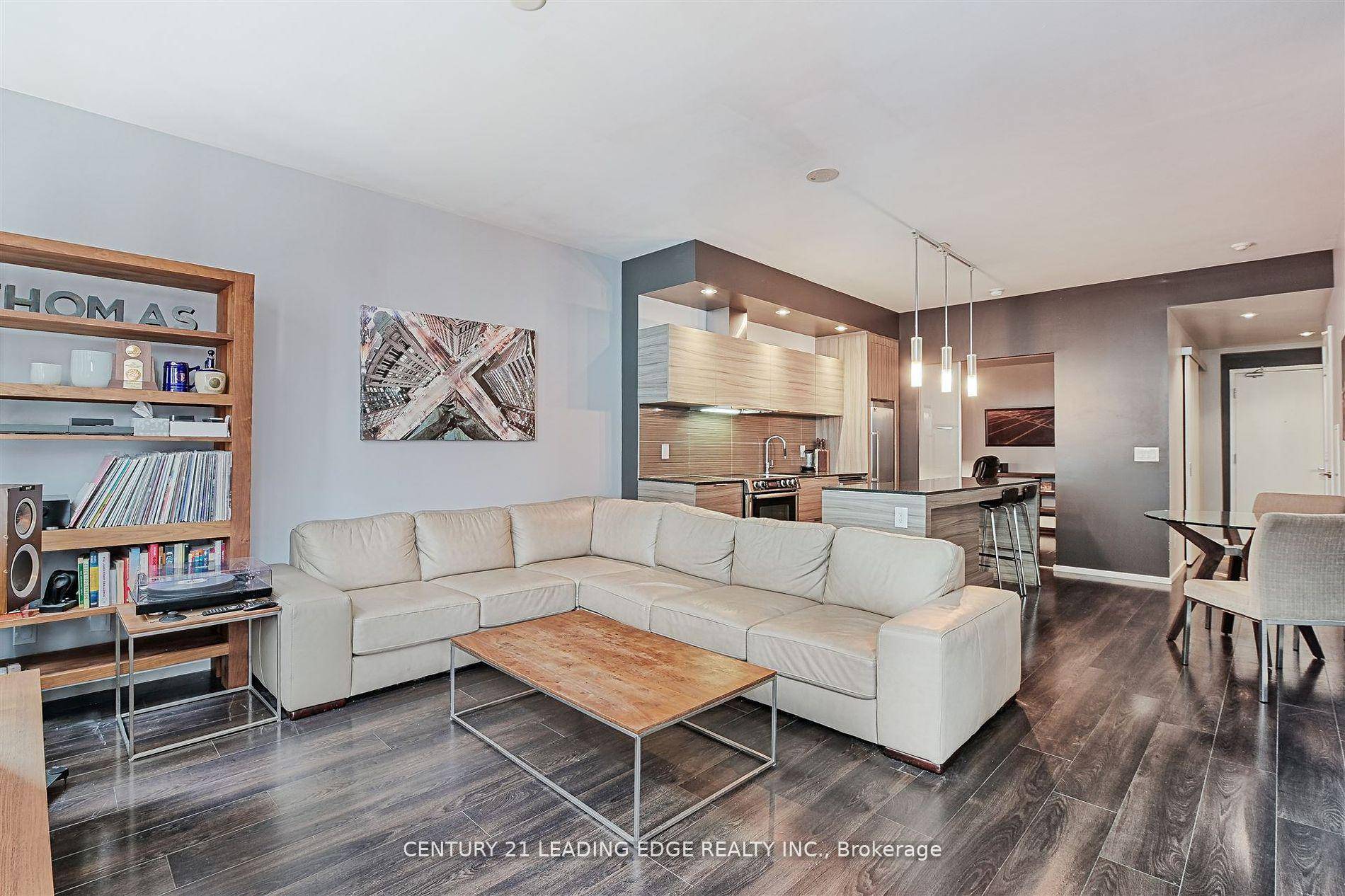 Welcome to The Charlie ! Nestled in the Peaceful Pocket of the Entertainment District this Building was Designed by award winning Cecconi Simone for Balance, Sophistication, Comfort and Functionality as ...