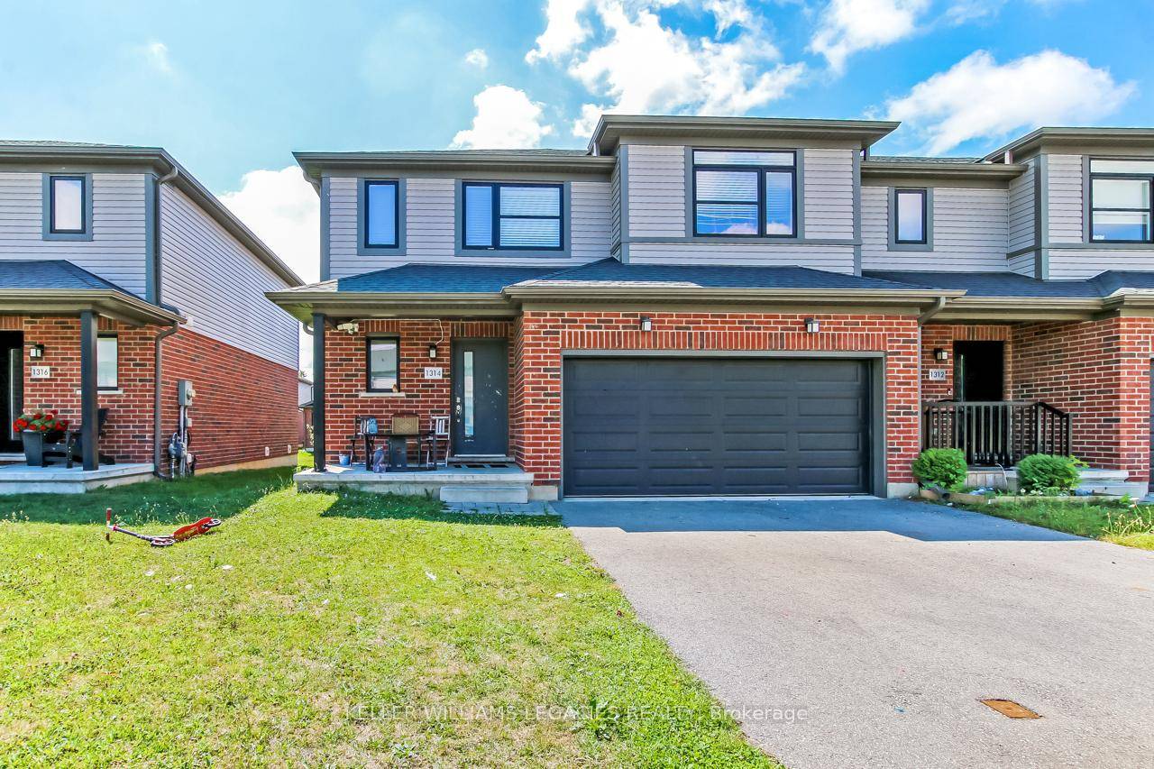 Absolute show stopper Freehold Townhouse In London !