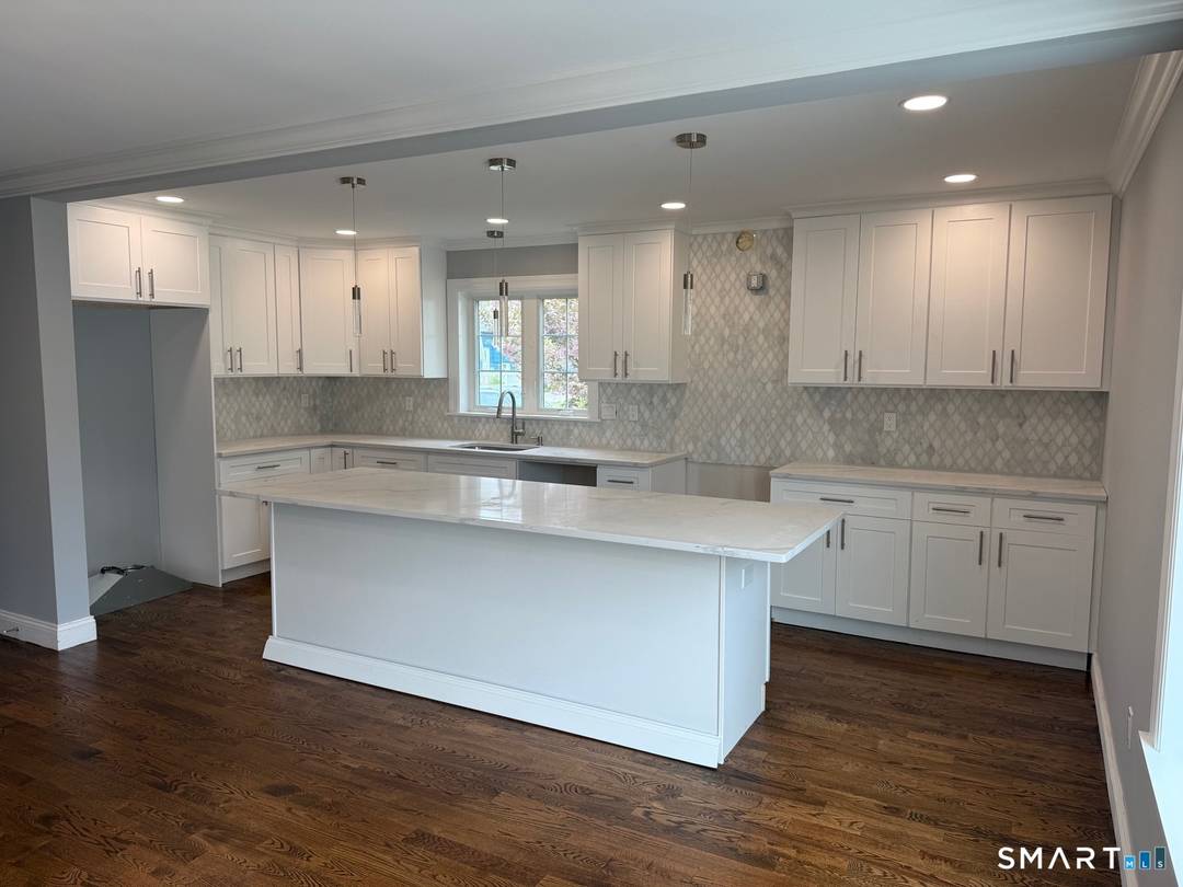 New Construction 2025 North End, Bridgeport Inside, this Colonial offers 4 bedrooms on the upper level, including a master bedroom with its own private bath, plus three additional bedrooms and ...