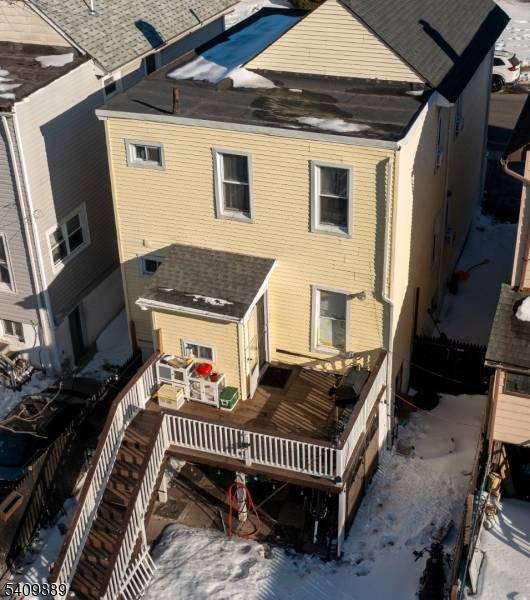 This beautifully renovated single family home seamlessly blends classic Colonial charm with modern comfort.