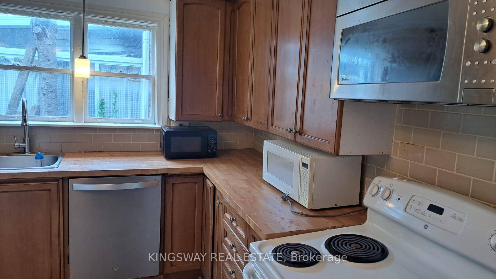 Welcome to 147 Harmony Ave, this 3 bedroom, 2 bath home located in Homeside neighbourhood.