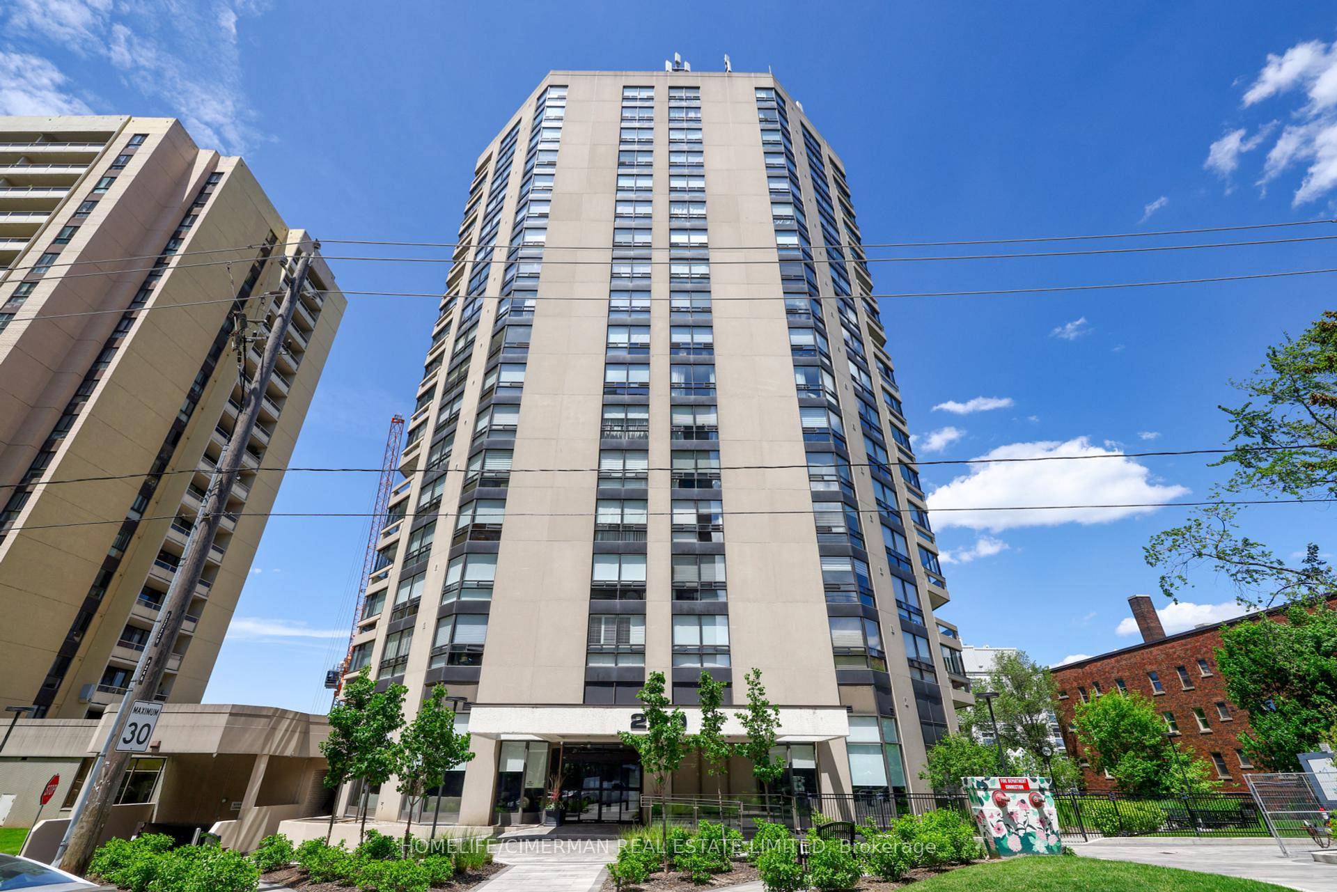 Remarkable Fully Renovated To An Exceptional Standard Unit In One Of The City's Most Exclusive Boutique Building In Forest Hill This Versatile Plan Of Extraordinary Scale amp ; Proportions Offers ...