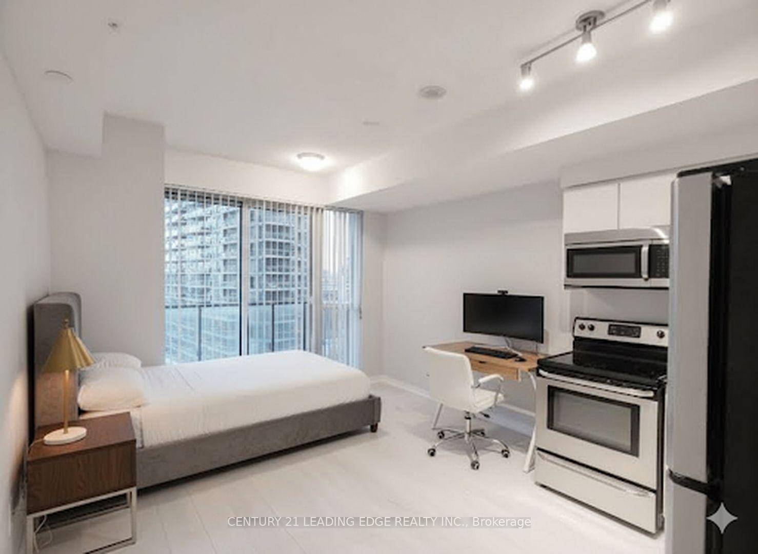 Bright amp ; Clean Open Concept Studio w private balcony and 9' ceiling height Super Conveniently located In The Centre Of Liberty Village 24hr security Visitors Parking Gym, Sauna, Games ...