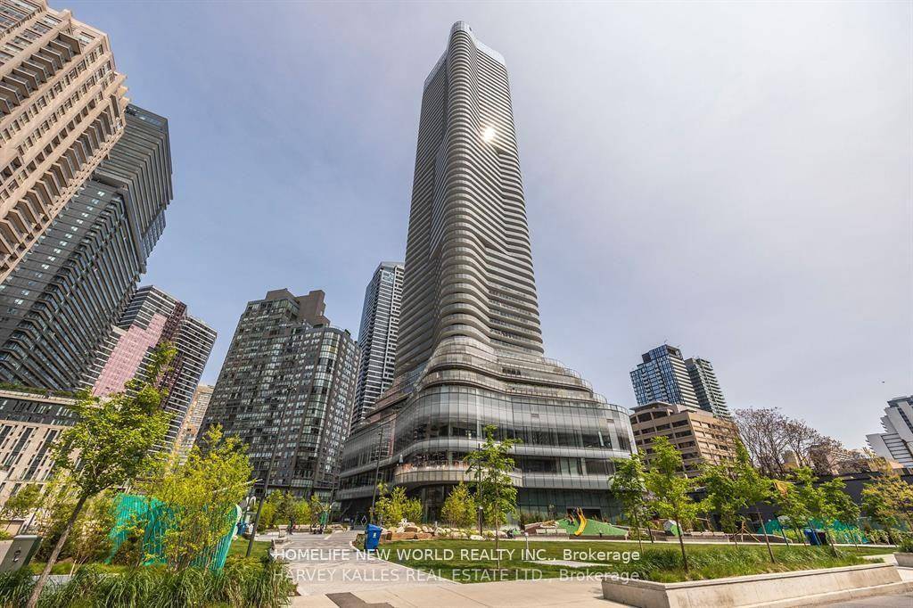 Prime location in the core of the Downtown City !