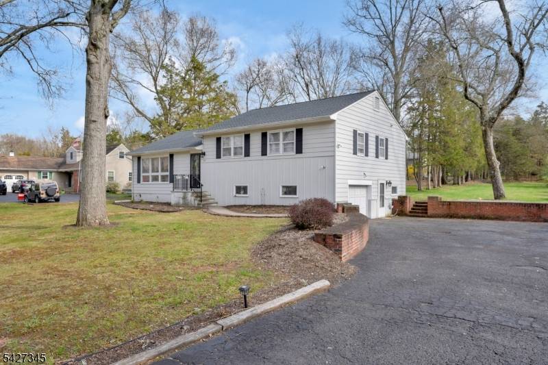 Welcome to 614 Talaimini Rd, a beautifully maintained split level on.