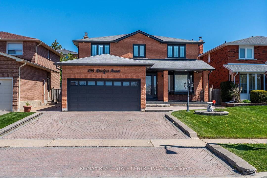 Welcome to this beautifully maintained 4 1 bedroom, 4 bathroom detached home, nestled in one of East Woodbridge's most sought after and family friendly neighborhoods !