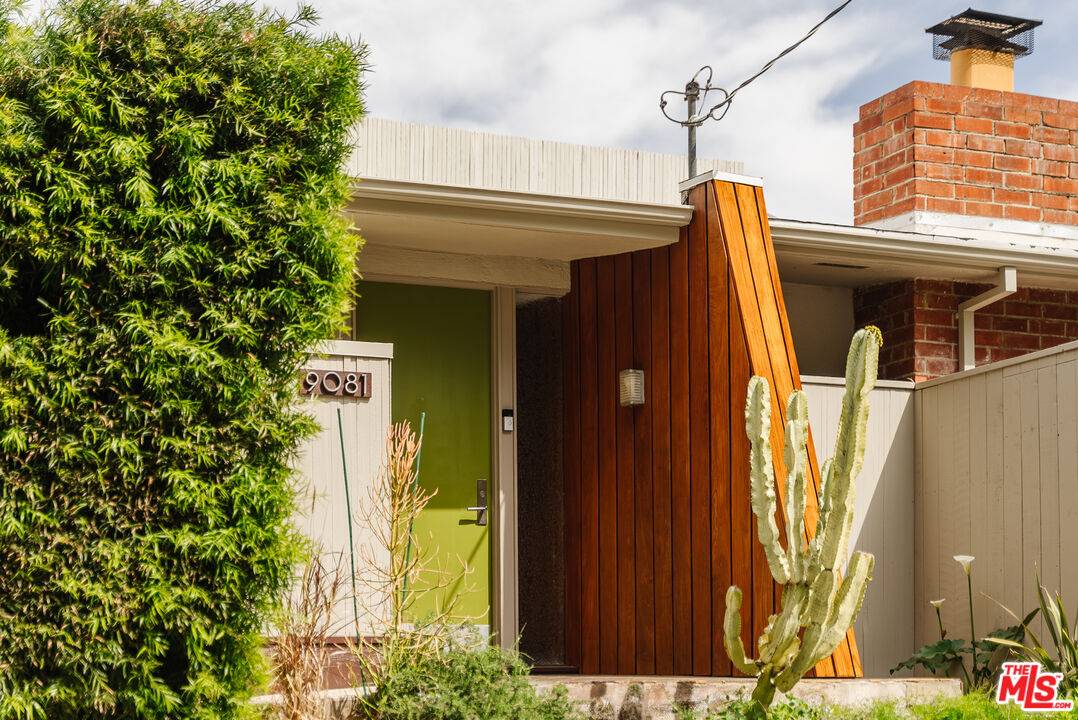 9081 Wonderland Park Ave 3BR Hollywood Hills East La