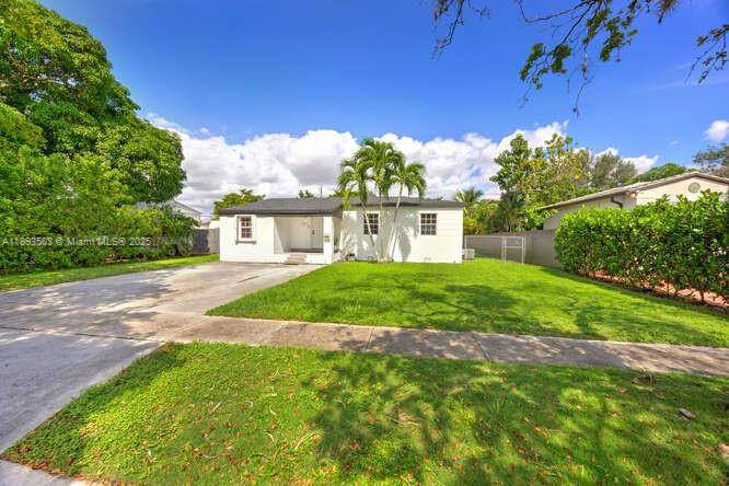 Charming West Miami Home !