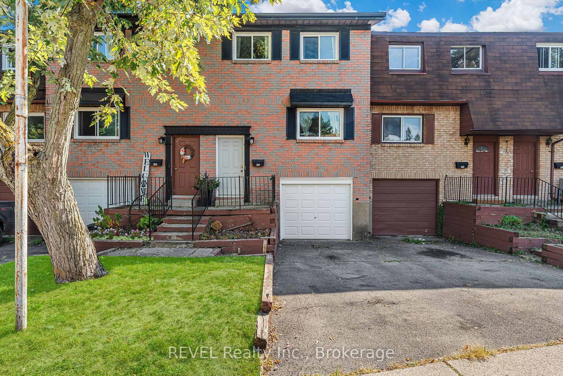 Welcome home to 195 Denistoun Street, Unit 254 located in the beautiful city of Welland !