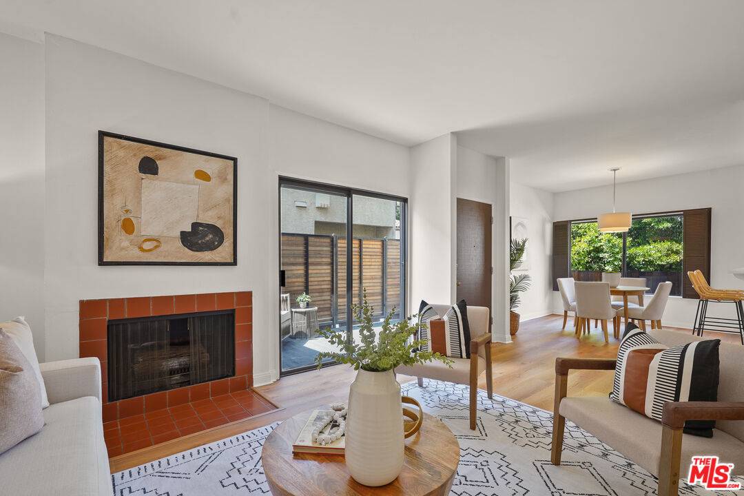 1655 Greenfield Ave 2BR La