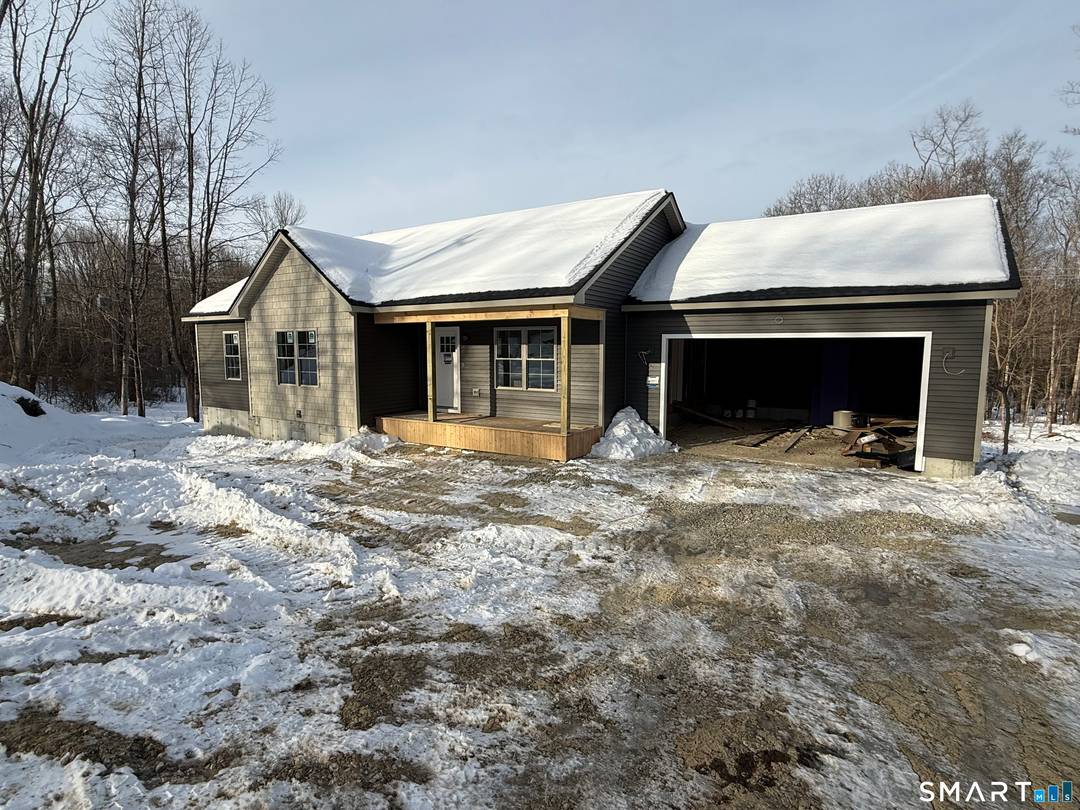 A true RANCH style NEW construction.