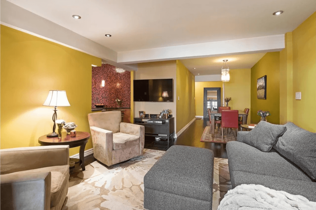 This fully renovated Junior 4 is a standout, featuring tasteful finishes and a layout that feels more like a home than a standard apartment.