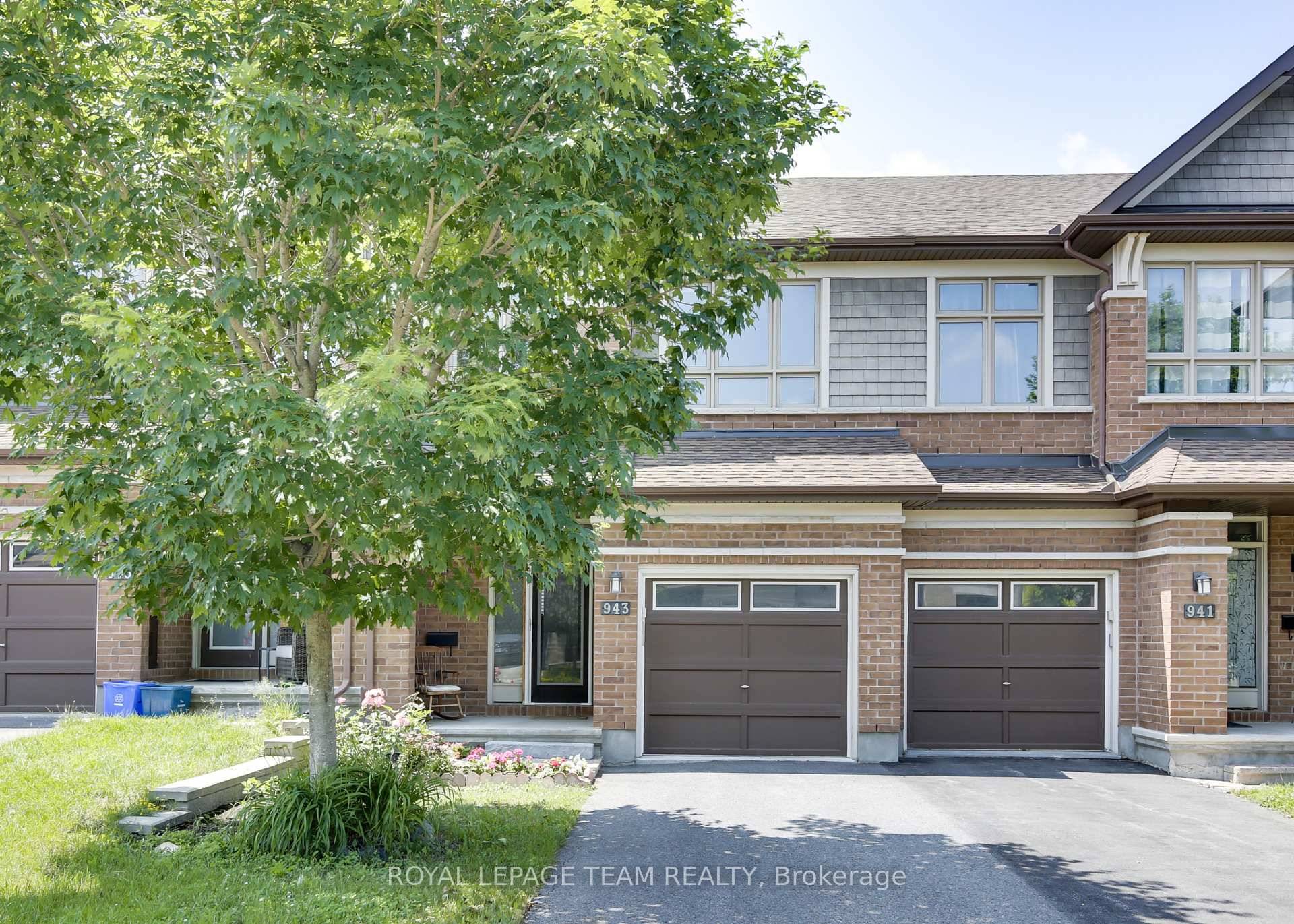 This well maintained townhouse features 3 bedrooms and 2.