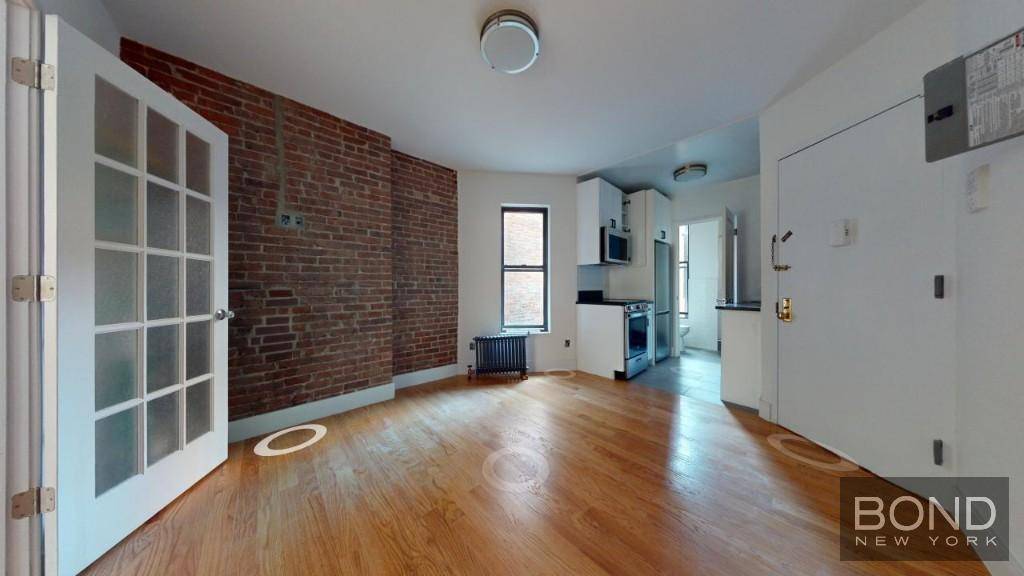 Large and renovated 1 bedroom in prime UWS location !