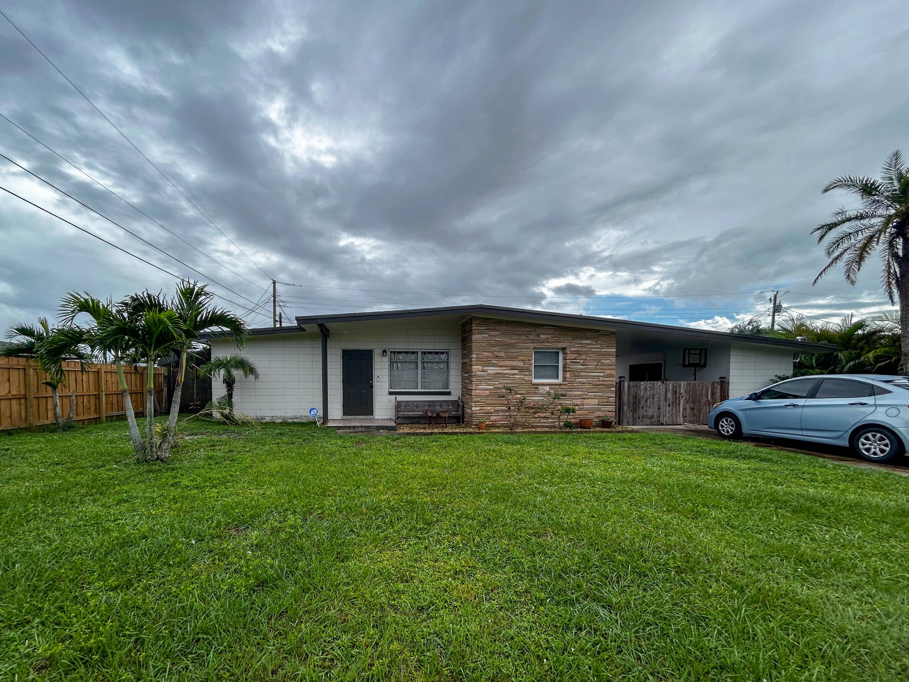 CASH ONLY. Solid CBS home with great potential located in the desirable River Park subdivision !